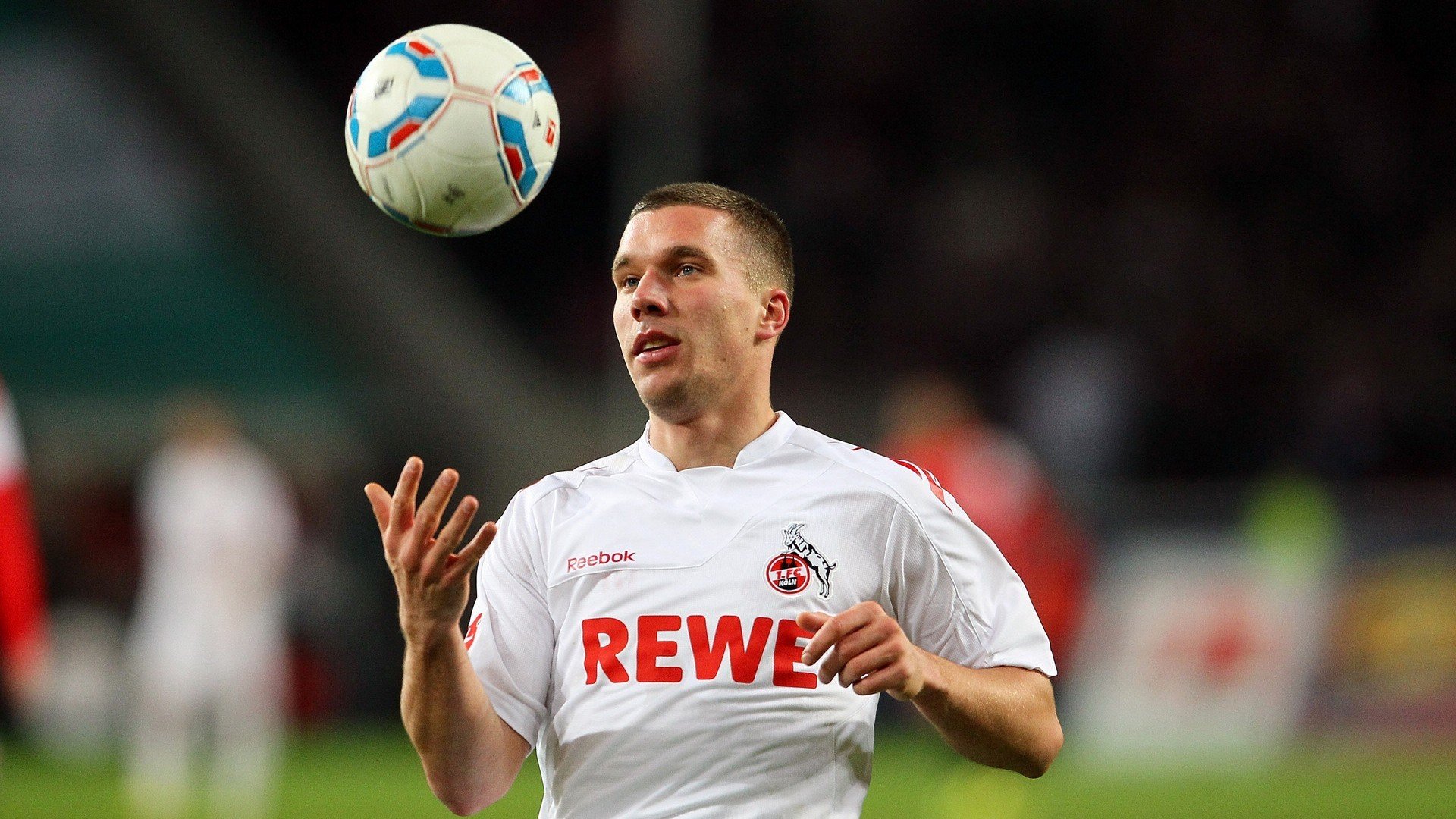 德甲借助科技打造智慧足球场，德甲专业足球场